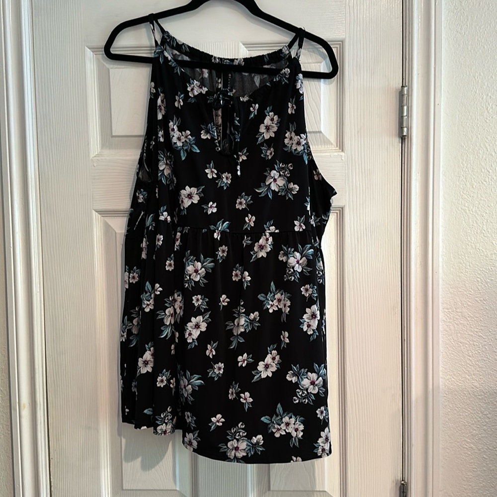 Torrid size 4 black floral tank with key hole type in front and key hole in back